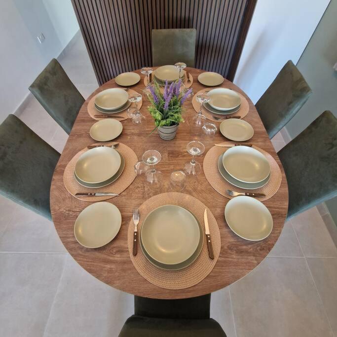 Centrally Located, Well Equipped, Stylish Flat. Apartment St. Paul's Bay