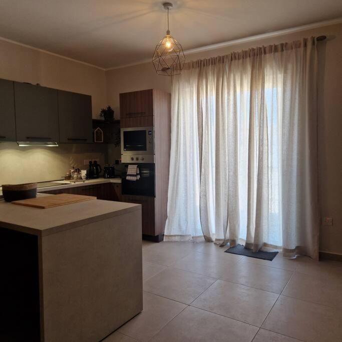 Centrally Located, Well Equipped, Stylish Flat. St. Paul's Bay