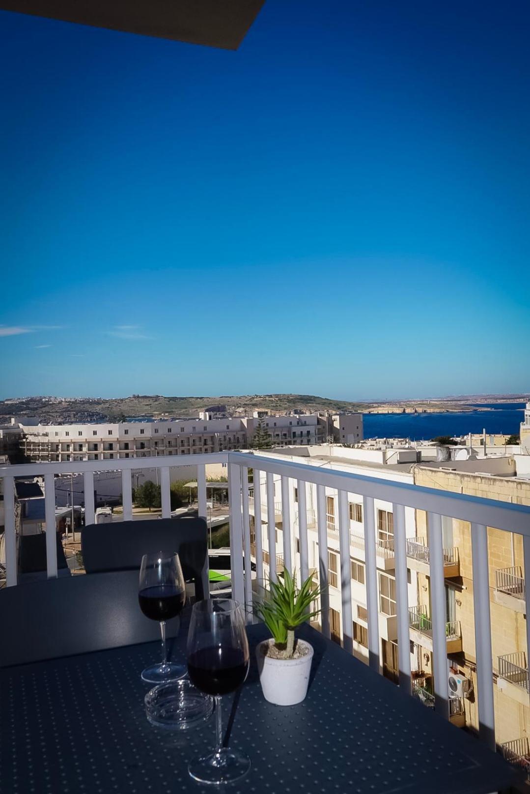 Centrally Located, Well Equipped, Stylish Flat. * St. Paul's Bay