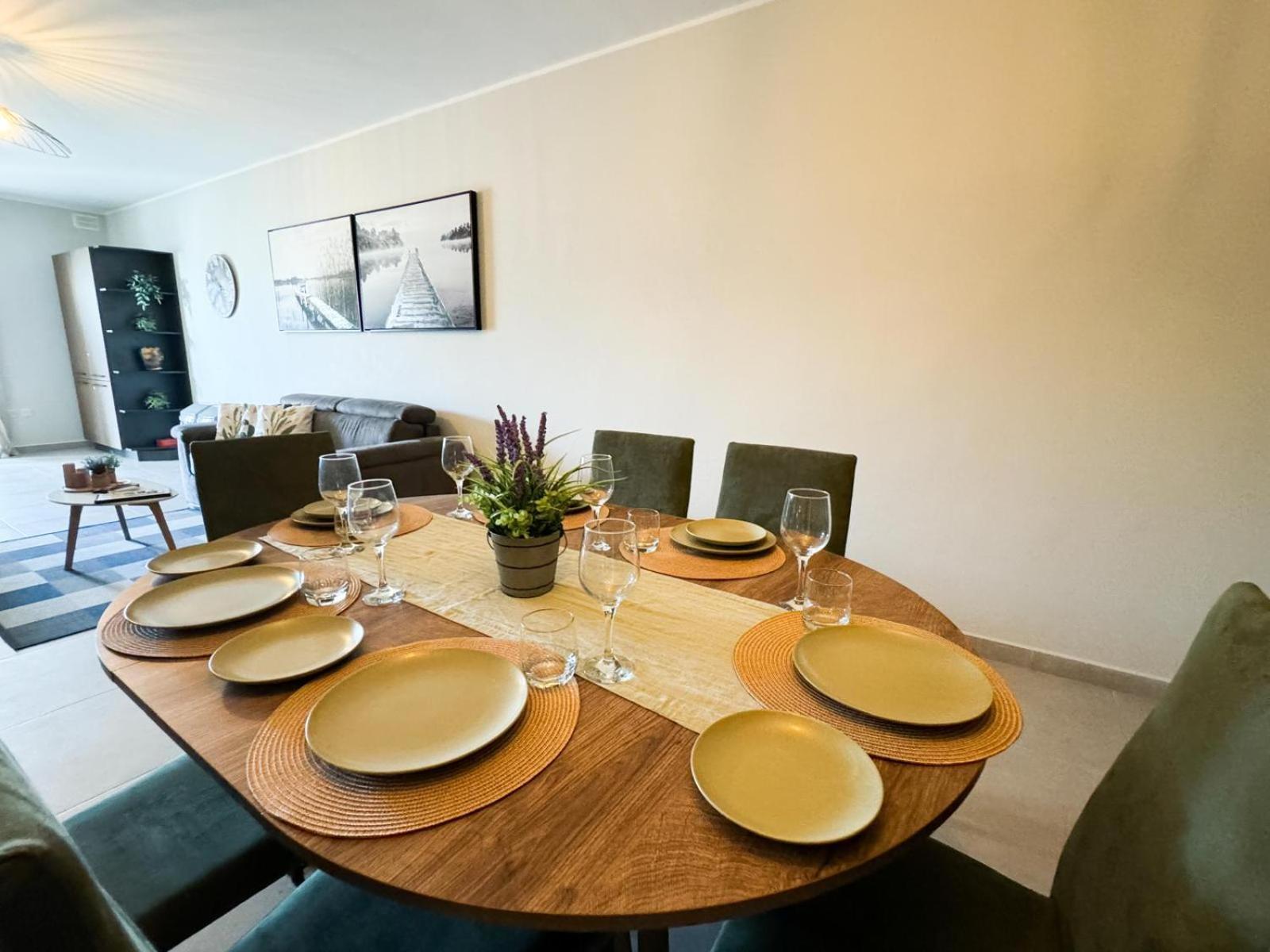 Apartment Centrally Located, Well Equipped, Stylish Flat. St. Paul's Bay