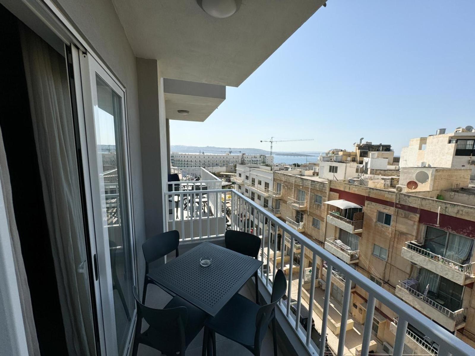 Centrally Located, Well Equipped, Stylish Flat. Apartment