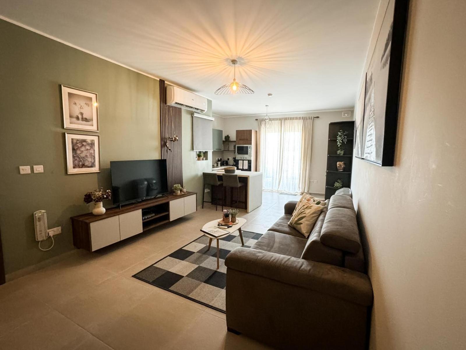 Centrally Located, Well Equipped, Stylish Flat. Apartment St. Paul's Bay