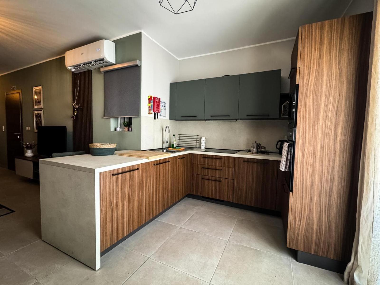 Centrally Located, Well Equipped, Stylish Flat. Apartment *