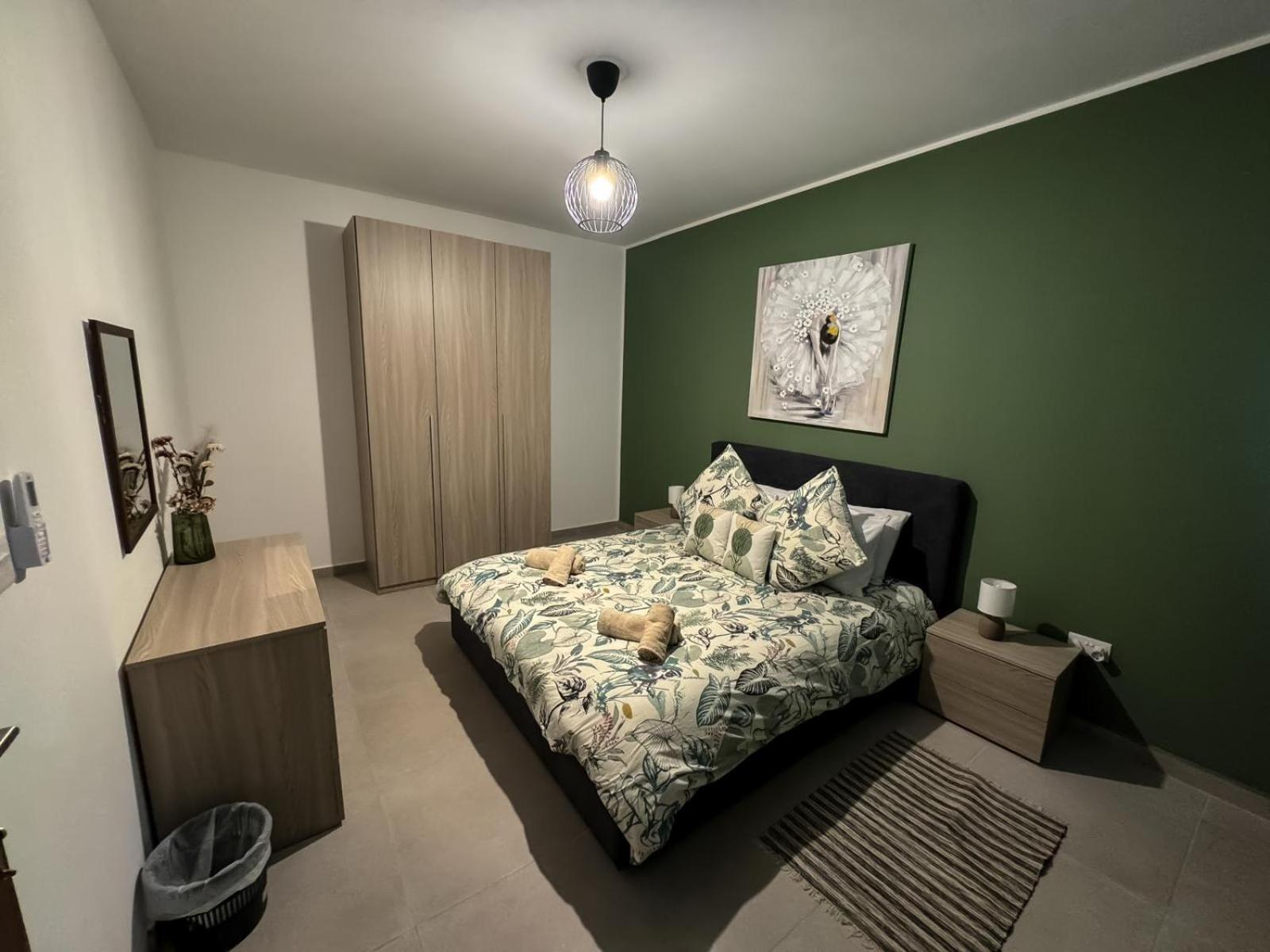 Centrally Located, Well Equipped, Stylish Flat. Apartment *